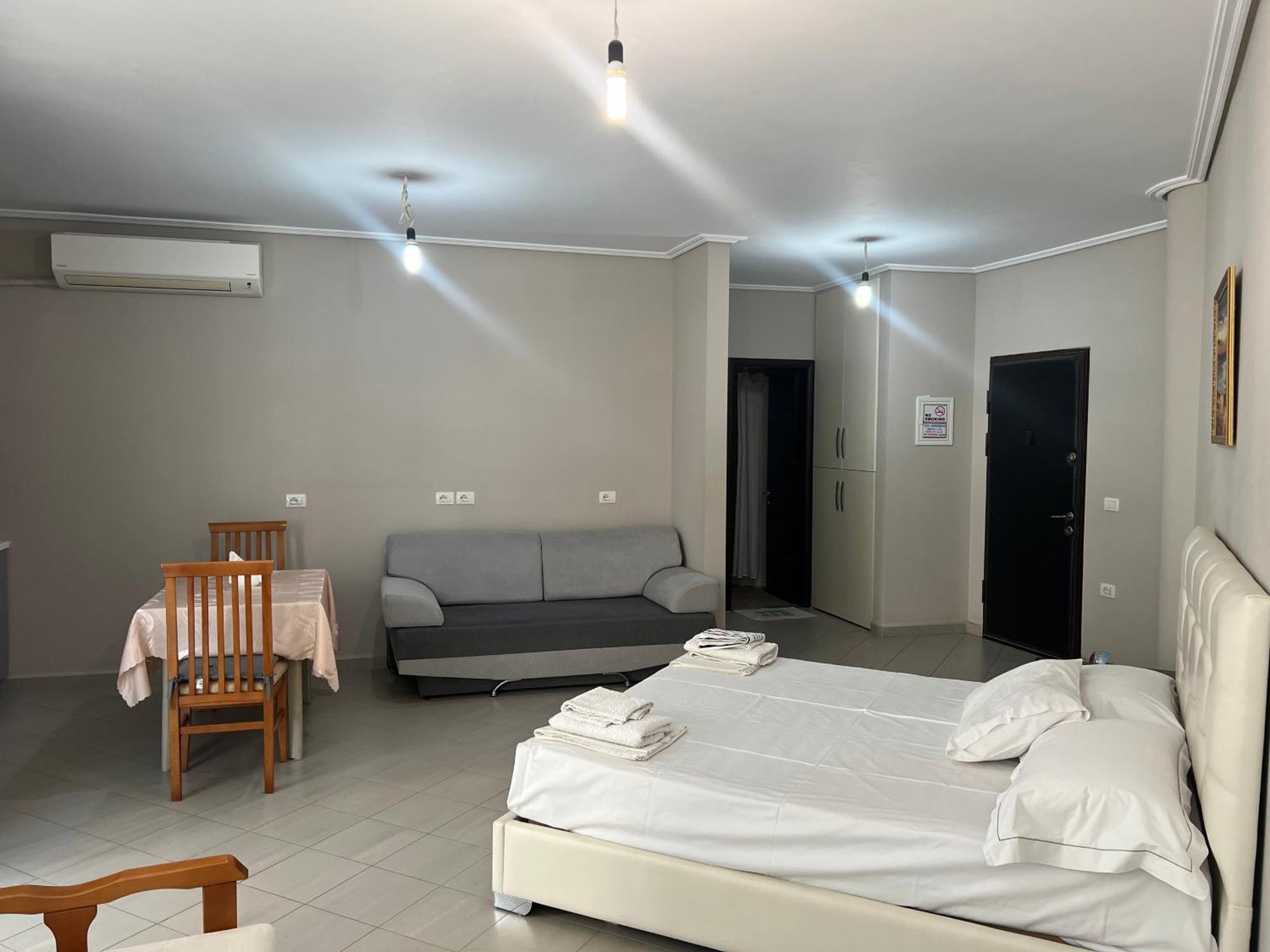 Lorenso Guest House Sarande Exterior photo
